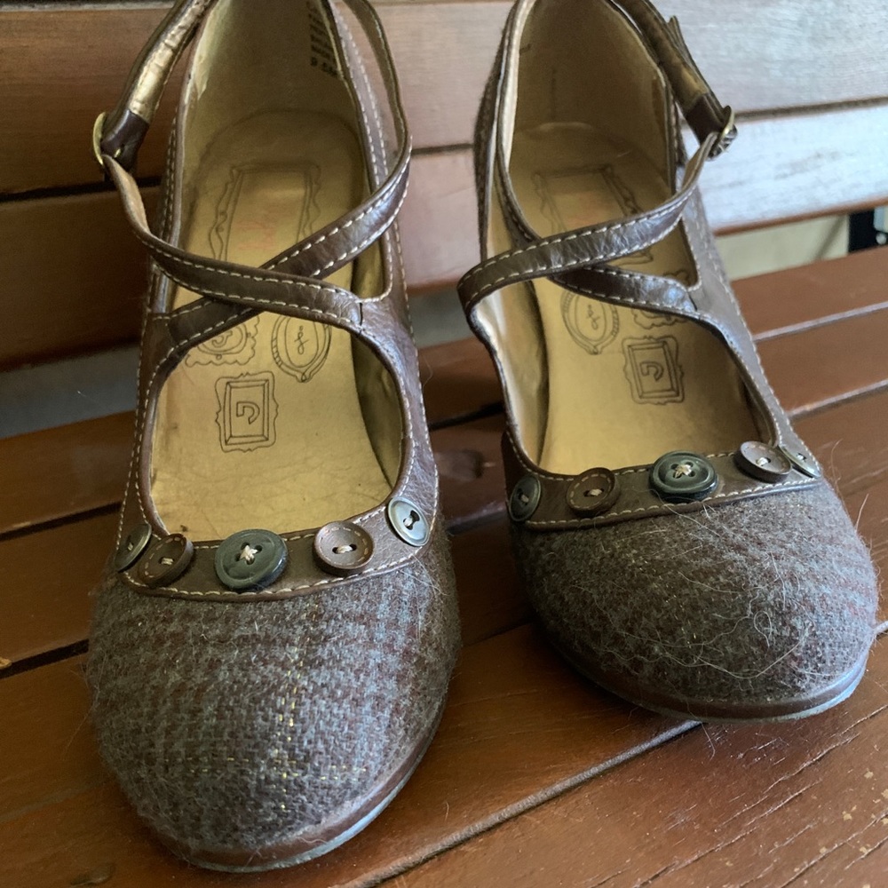 Cute! 3 1/2” heel shoe